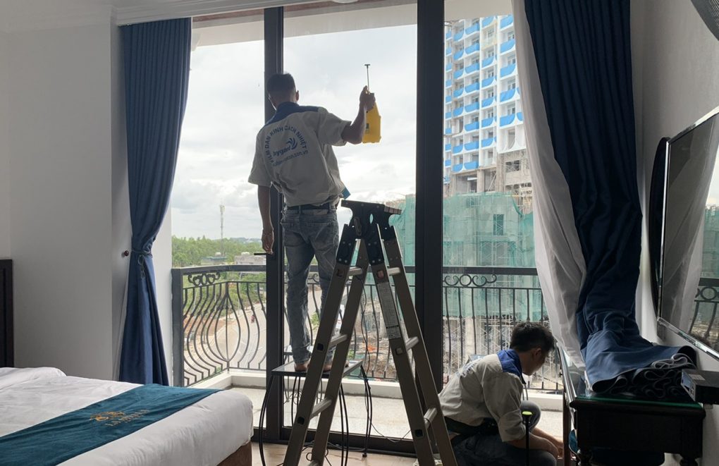 Dán kính chống nắng khách sạn La Stella Hạ Long Quảng Ninh