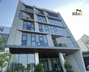 Dán phim cách nhiệt văn phòng Công ty Polaris Đà Nẵng (1)
