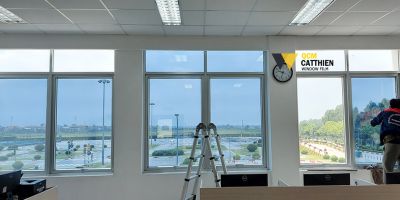Phim cách nhiệt cho văn phòng, Dán kính chống nắng nóng văn phòng