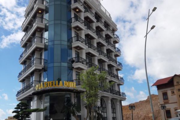 Thi công phim cách nhiệt khách sạn LA STELLA HOTEL, HẠ LONG